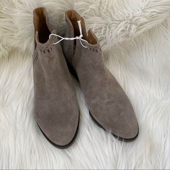 NWOB Lucky Brand LP-Francee leather booties 8.5 - Picture 8 of 9